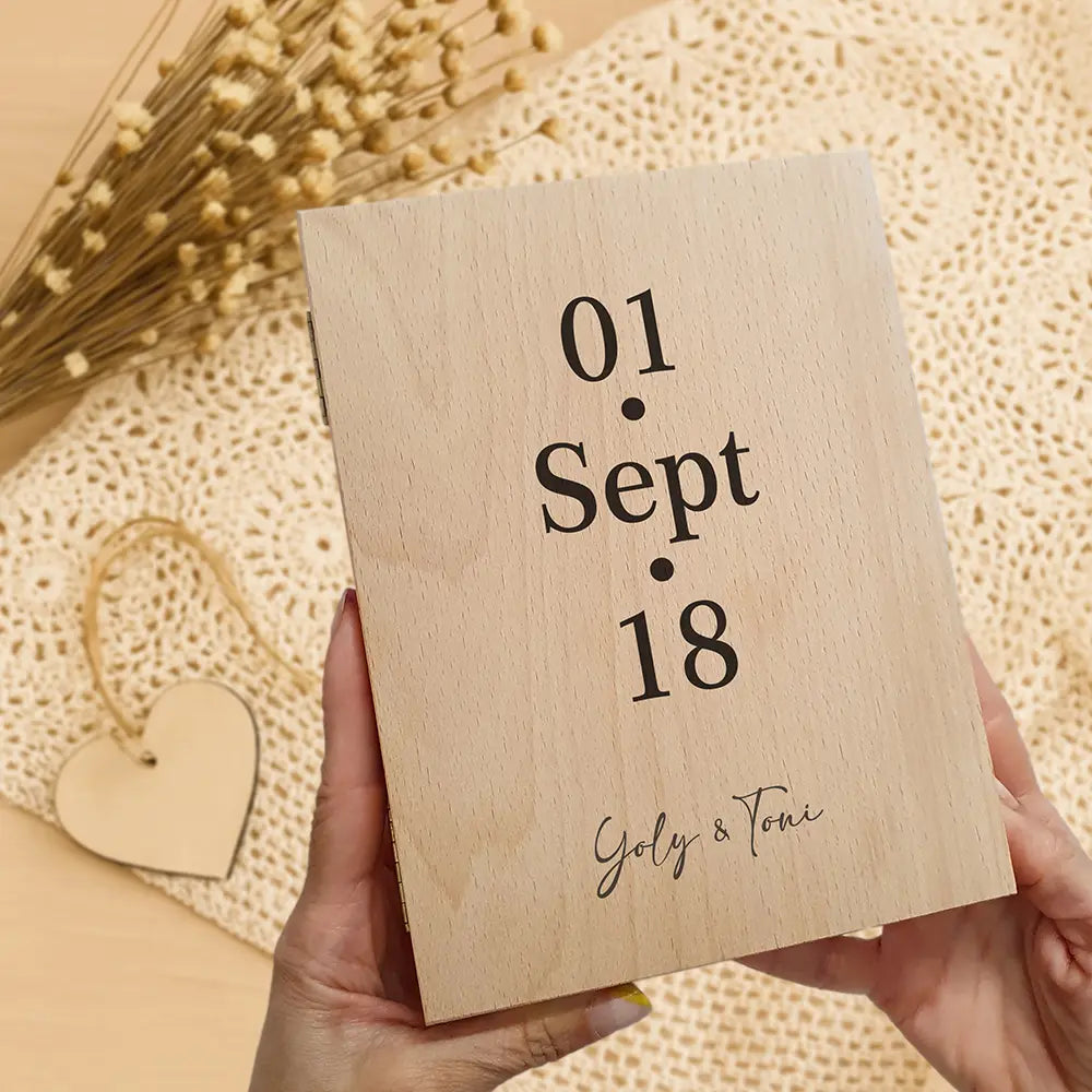Marco de fotos tipo libro personalizado de madera para boda